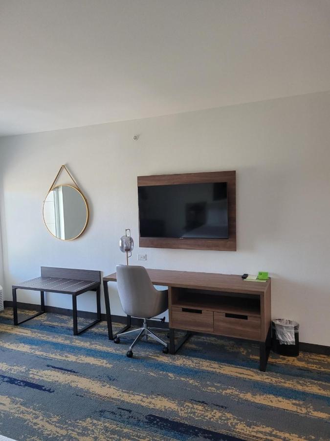 La Quinta Inn & Suites By Wyndham Террелл Екстер'єр фото